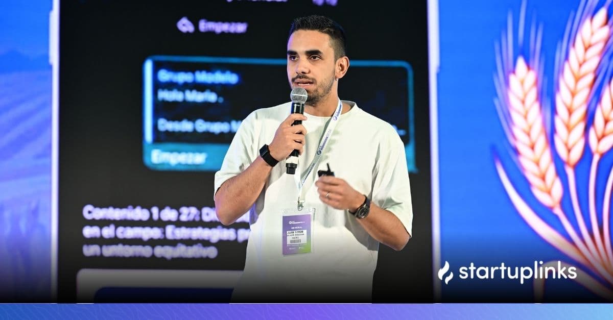 hackü, the Colombian startup that turned WhatsApp into a work platform for Latin America’s deskless workforce